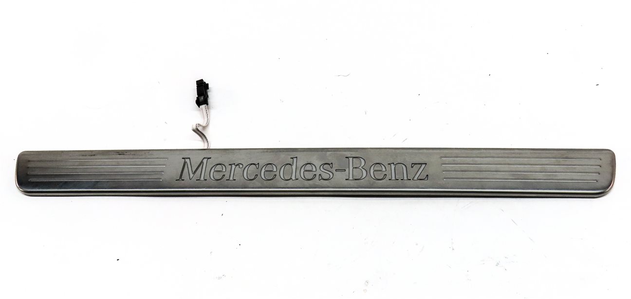 Thumbnail 7: 2013 MERCEDES GL350 (X166) FRONT LEFT & RIGHT LIGHTED DOOR SILL SCUFF PLATE SET2