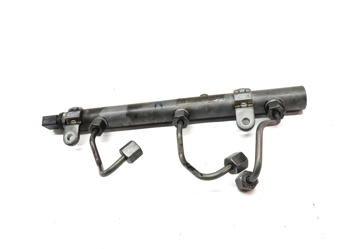 Thumbnail 2: 2013 MERCEDES GL350 (X166) 3.0L DIESEL (OM642) ENGINE RIGHT FUEL RAIL w/ LINES