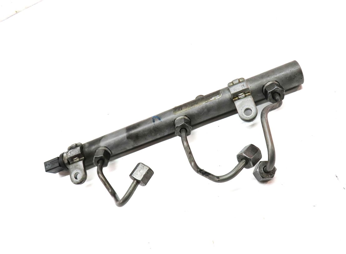 Thumbnail 3: 2013 MERCEDES GL350 (X166) 3.0L DIESEL (OM642) ENGINE RIGHT FUEL RAIL w/ LINES