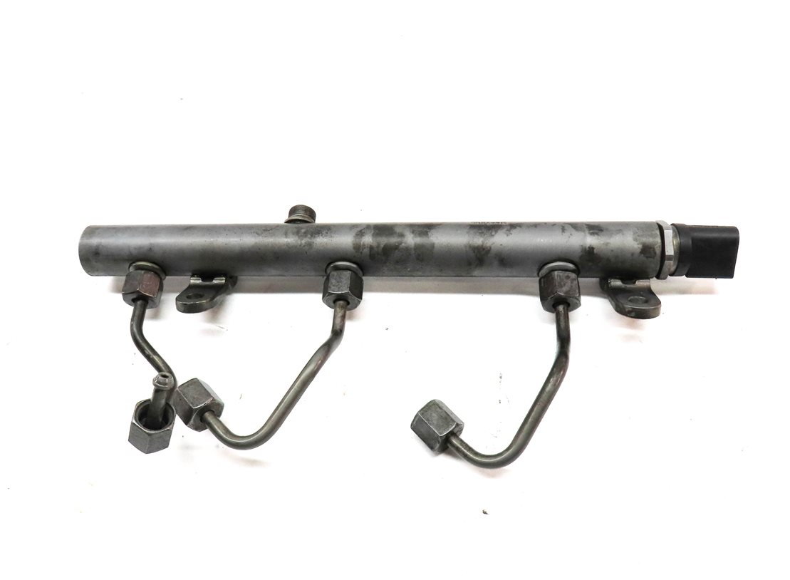 Thumbnail 5: 2013 MERCEDES GL350 (X166) 3.0L DIESEL (OM642) ENGINE RIGHT FUEL RAIL w/ LINES