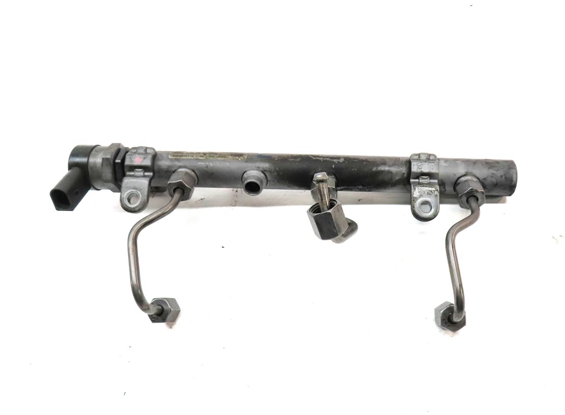 Thumbnail 5: 2013 MERCEDES GL350 (X166) 3.0L DIESEL (OM642) ENGINE LEFT FUEL RAIL w/ LINES