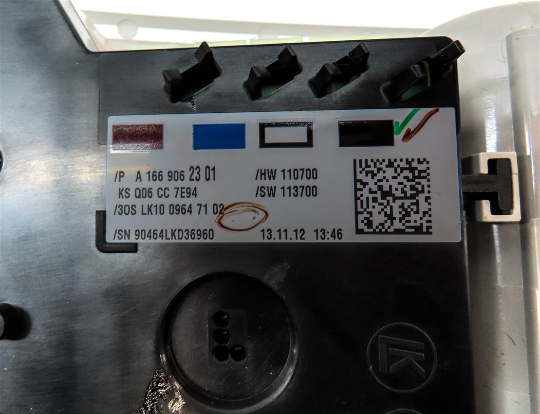 Thumbnail 7: 2013 MERCEDES GL350 (X166) FRONT CENTER ROOF PRIMARY DOMELIGHT DOME LIGHT (Gray)