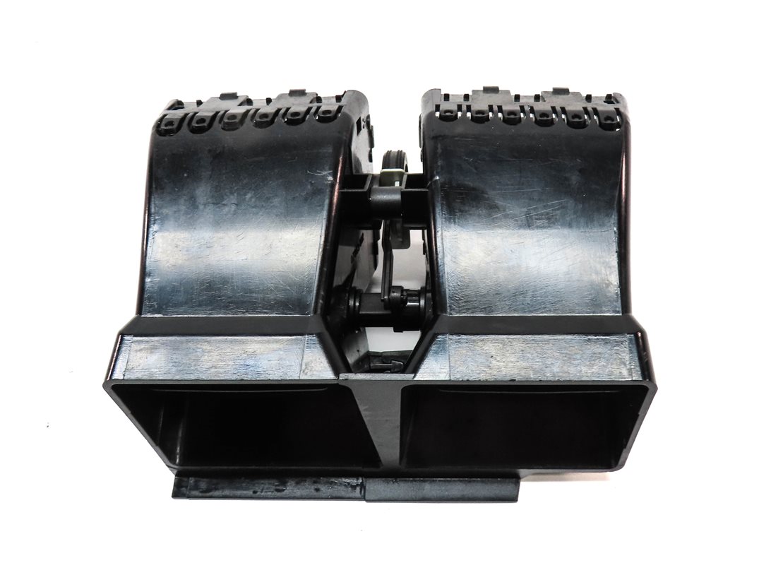 Thumbnail 5: 2013 MERCEDES GL350 (X166) REAR CENTER CONSOLE HVAC AC HEATER AIR VENT (BLACK)