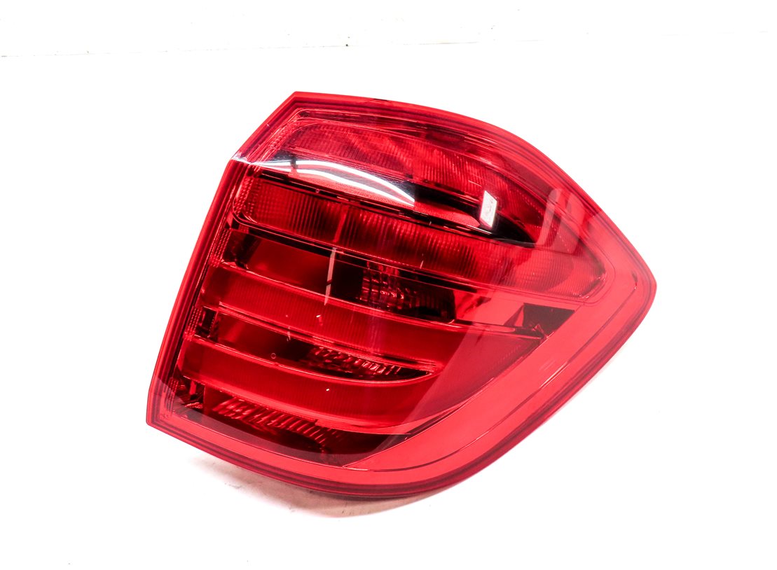 Thumbnail 3: 13-16 MERCEDES GL350 GL450 GL550 (X166) RIGHT REAR TAILLIGHT BRAKE LIGHT LAMP