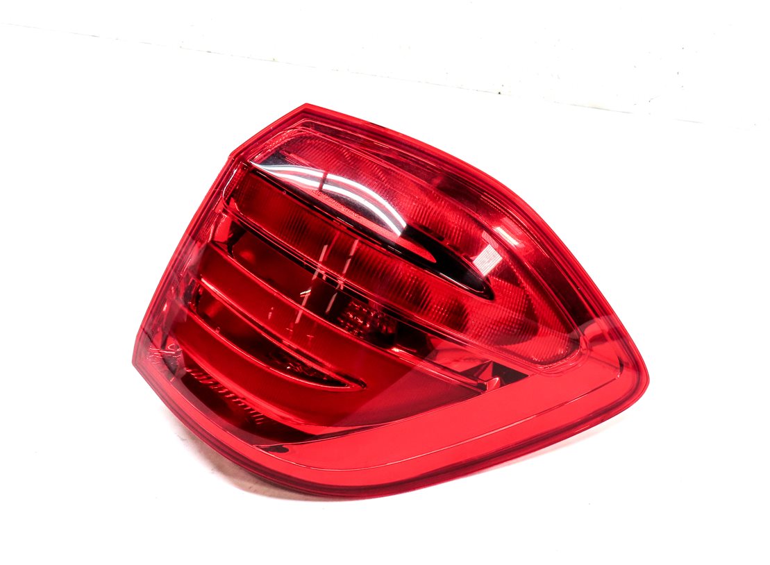 Thumbnail 4: 13-16 MERCEDES GL350 GL450 GL550 (X166) RIGHT REAR TAILLIGHT BRAKE LIGHT LAMP
