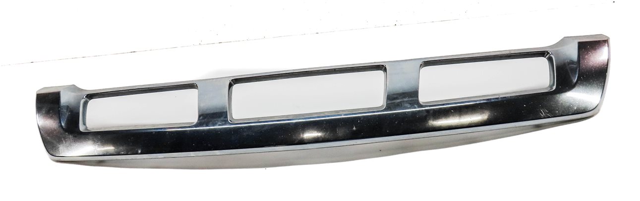 Thumbnail 2: 2013 MERCEDES GL350 (X166) FRONT LOWER BUMPER CHROME TRIM PANEL