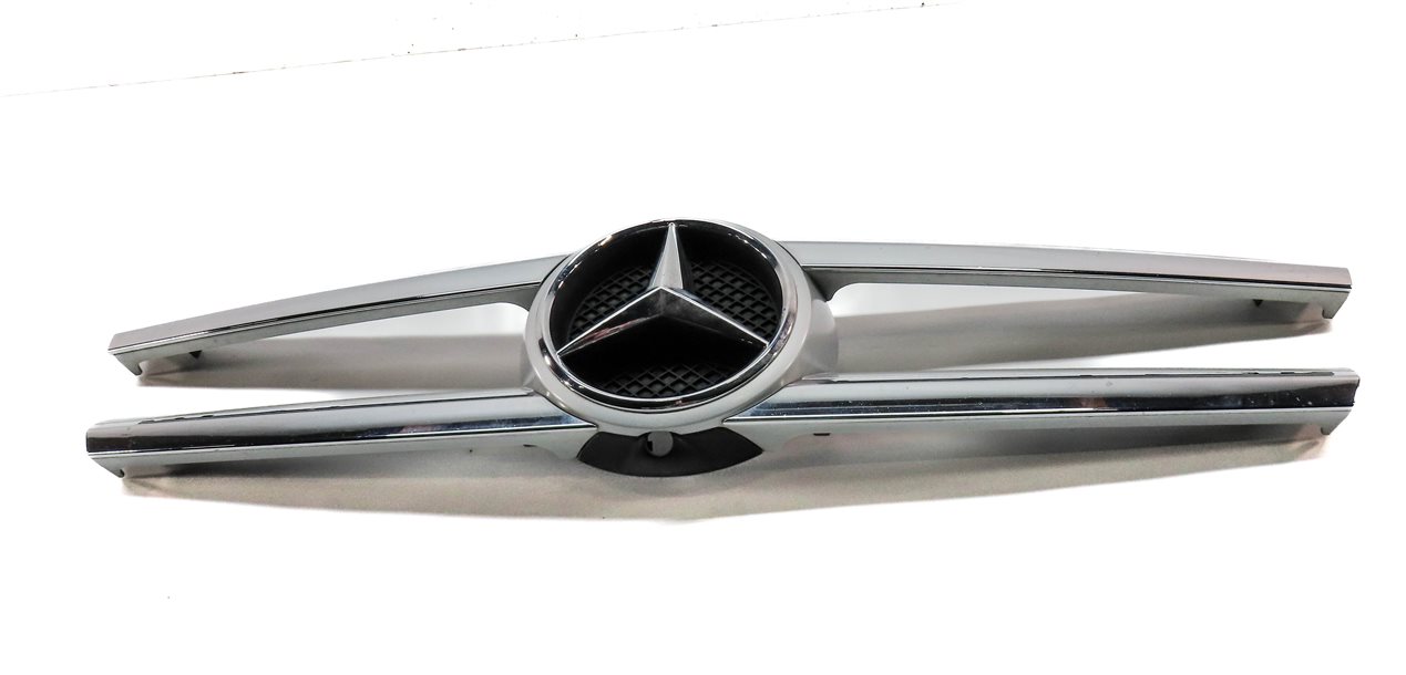 Thumbnail 2: 2013-2016 MERCEDES GL350 GL450 (X166) FRONT UPPER CENTER HOOD GRILLE TRIM