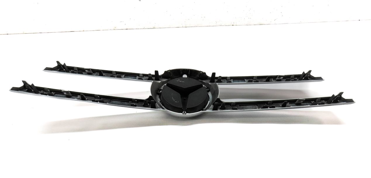 Thumbnail 6: 2013-2016 MERCEDES GL350 GL450 (X166) FRONT UPPER CENTER HOOD GRILLE TRIM