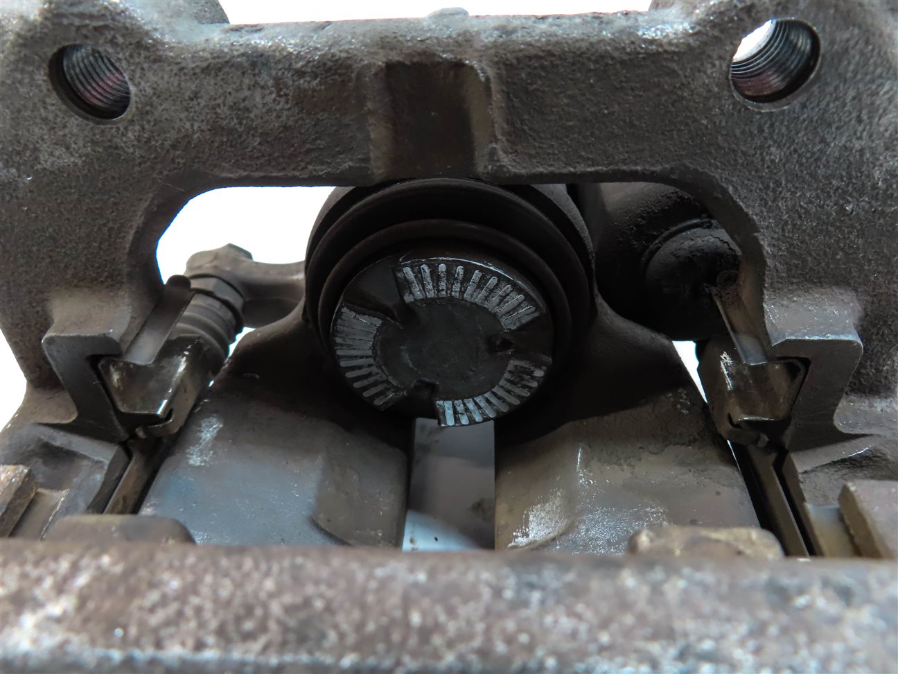 Thumbnail 7: 2013-2019 MERCEDES GL350 GL450 GLS (X166) RIGHT PASSENGER REAR BRAKE CALIPER