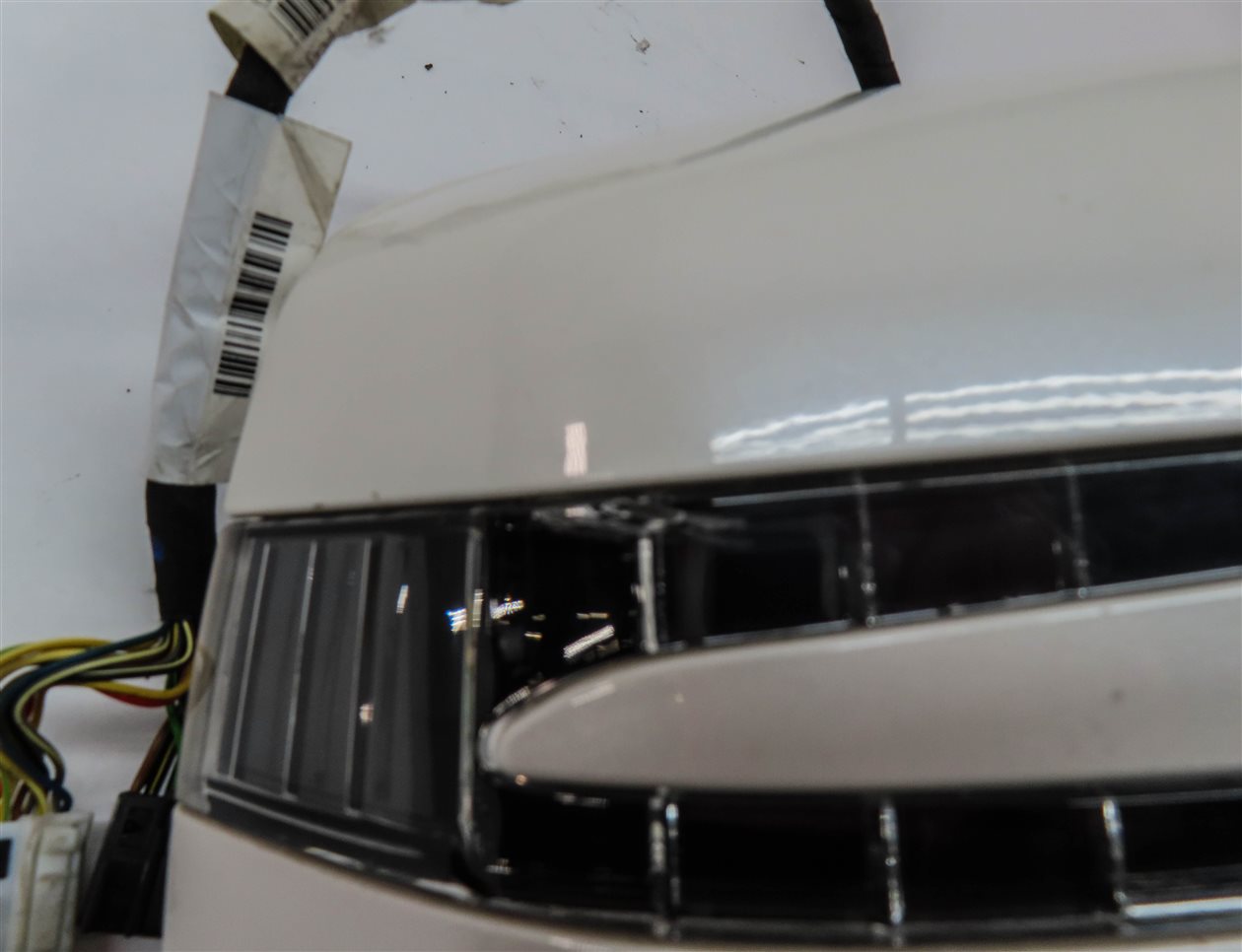 Thumbnail 9: 2013-2016 MERCEDES GL350 GL450 GL550 (X166) RIGHT CAMERA DOOR MIRROR (White)