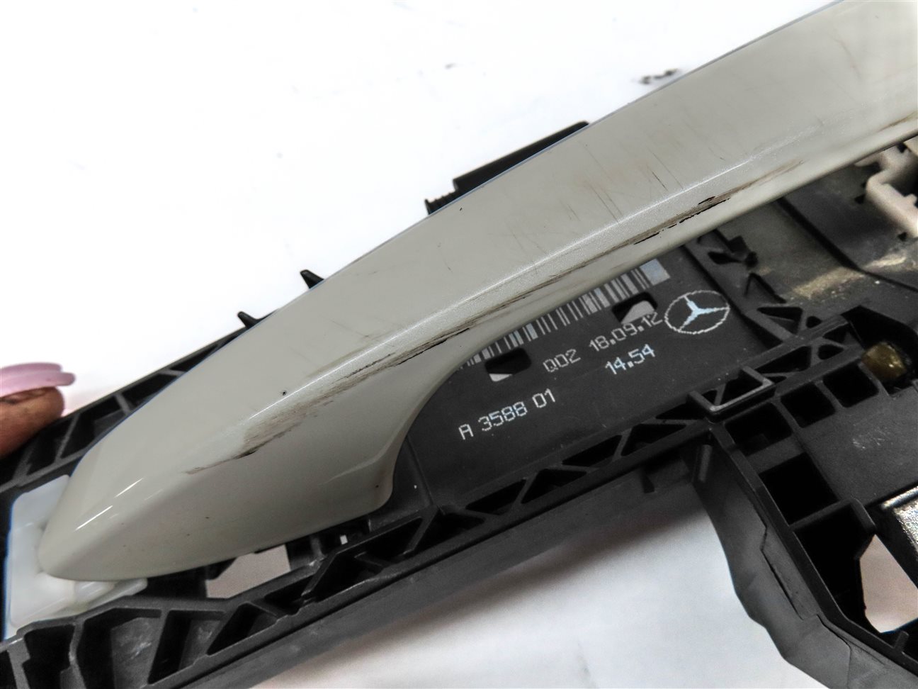 Thumbnail 7: 08-14 MERCEDES E350 E400 E550 E63 - LEFT FRONT KEYLESS GO DOOR HANDLE (White)