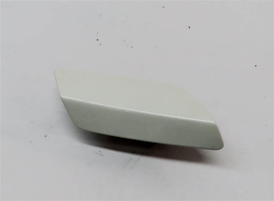 2013 MERCEDES GL350 (X166) FRONT RIGHT HEADLIGHT WASHER COVER TRIM (White)