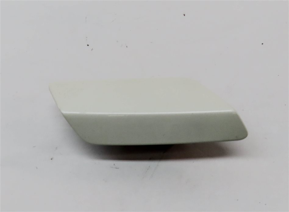 Thumbnail 2: 2013 MERCEDES GL350 (X166) FRONT RIGHT HEADLIGHT WASHER COVER TRIM (White)