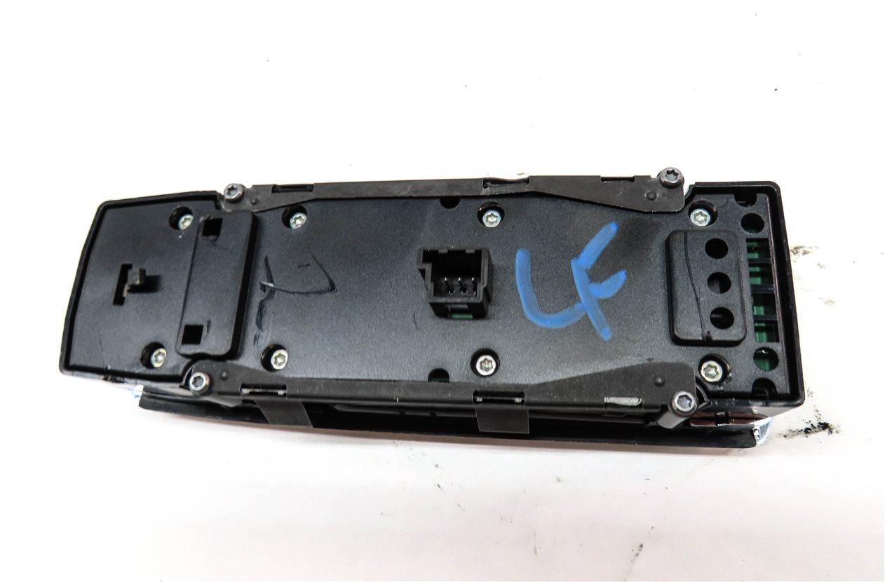 Thumbnail 5: 13-20 MERCEDES B GL GL GLA GLE GLS ML (W166 X166) DRIVER P-FOLD WINDOW SWITCH