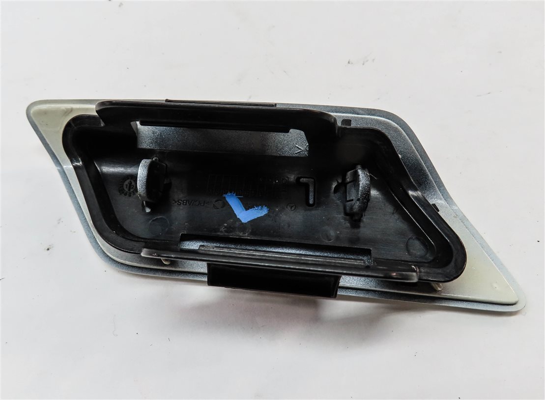 Thumbnail 5: 2013 MERCEDES GL350 (X166) FRONT LEFT HEADLIGHT WASHER COVER TRIM (White)