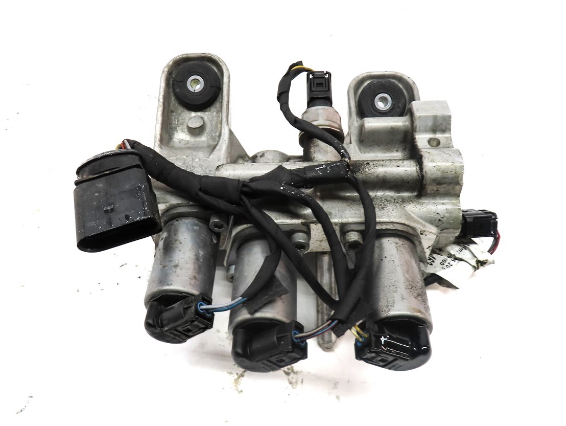 Thumbnail 6: 2011 PORSCHE CAYENNE (958) SUSPENSION SELF LEVELING LEVEL VALVE BLOCK