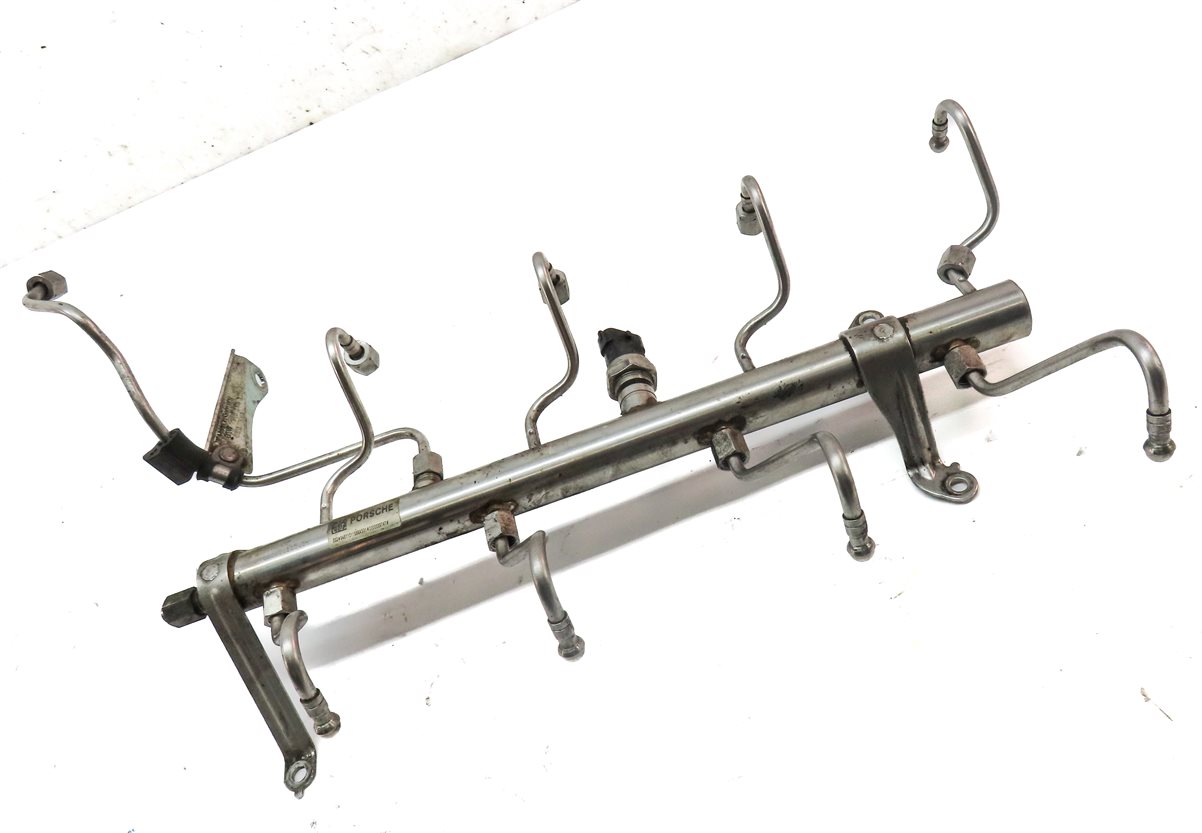 Thumbnail 3: 2011 PORSCHE CAYENNE (958) 4.8L (M48.52) TURBO ENGINE FUEL RAIL w/ LINES