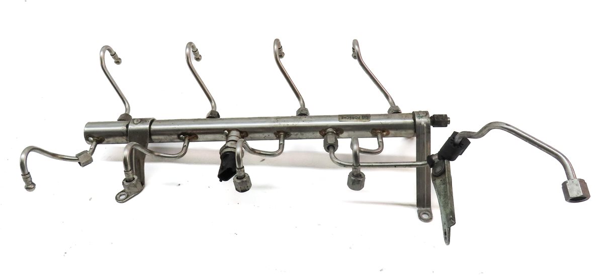 Thumbnail 5: 2011 PORSCHE CAYENNE (958) 4.8L (M48.52) TURBO ENGINE FUEL RAIL w/ LINES