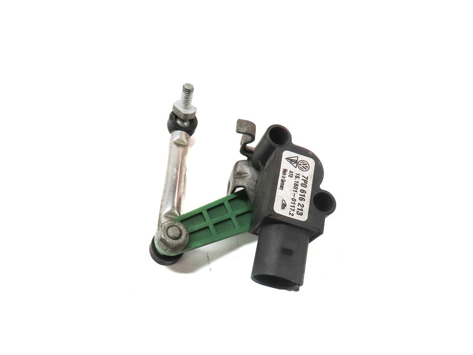 Thumbnail 2: 2011 PORSCHE CAYENNE (958) FRONT LEFT HEADLIGHT SUSPENSION HEIGHT LEVEL SENSOR