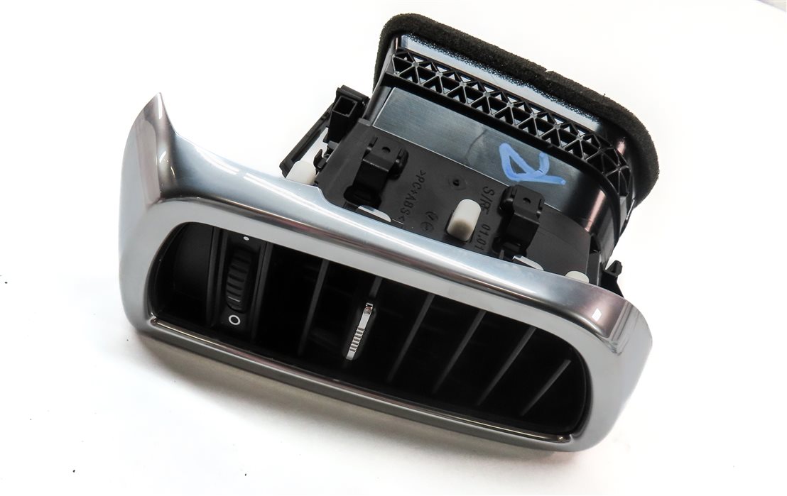 Thumbnail 3: 2011 PORSCHE CAYENNE (958) FRONT FAR RIGHT PASSENGER AC HEATER AIR VENT