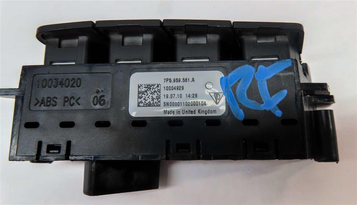 Thumbnail 6: 2011 PORSCHE CAYENNE (958) FRONT RIGHT PASSENGER SEAT MEMORY SWITCH BUTTON PANEL