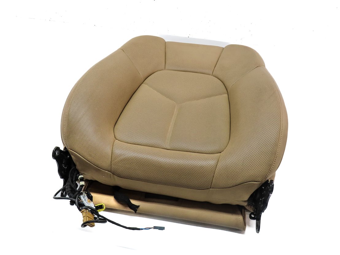 Thumbnail 1: 2011 PORSCHE CAYENNE (958) FRONT RIGHT UPPER HEAT VENT SEAT CUSHION (Beige)