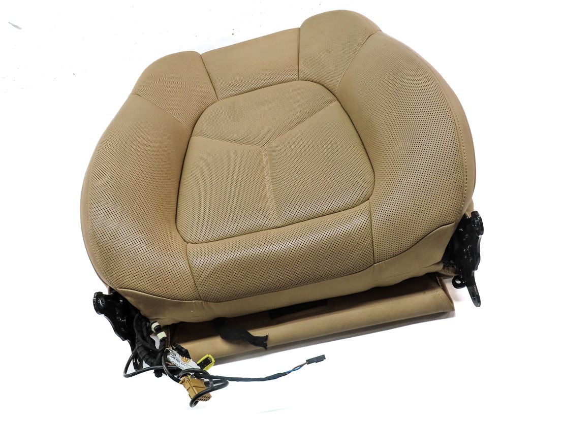Thumbnail 3: 2011 PORSCHE CAYENNE (958) FRONT RIGHT UPPER HEAT VENT SEAT CUSHION (Beige)