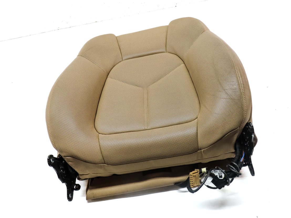 Thumbnail 3: 2011 PORSCHE CAYENNE (958) FRONT LEFT UPPER HEATED VENTED SEAT CUSHION (Beige)