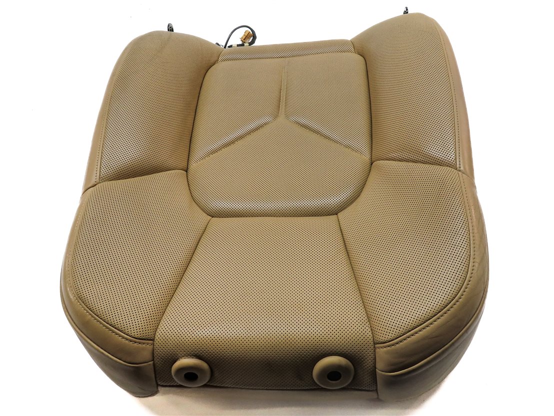 Thumbnail 4: 2011 PORSCHE CAYENNE (958) FRONT LEFT UPPER HEATED VENTED SEAT CUSHION (Beige)