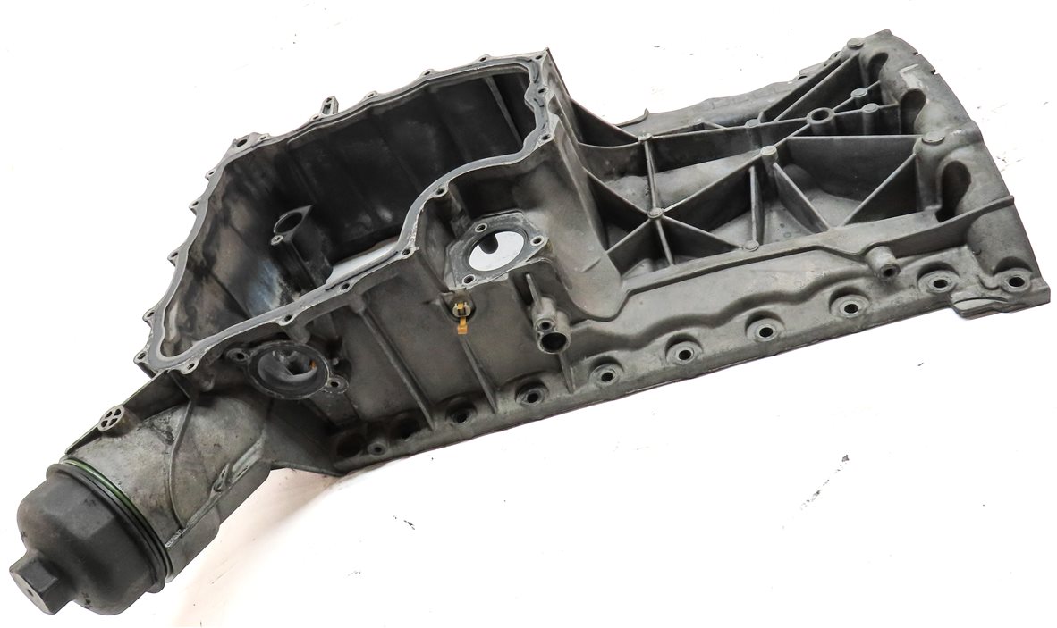 Thumbnail 3: 2011-2018 PORSCHE CAYENNE (958) 4.8L (M48.52) TURBO UPPER ENGINE OIL PAN