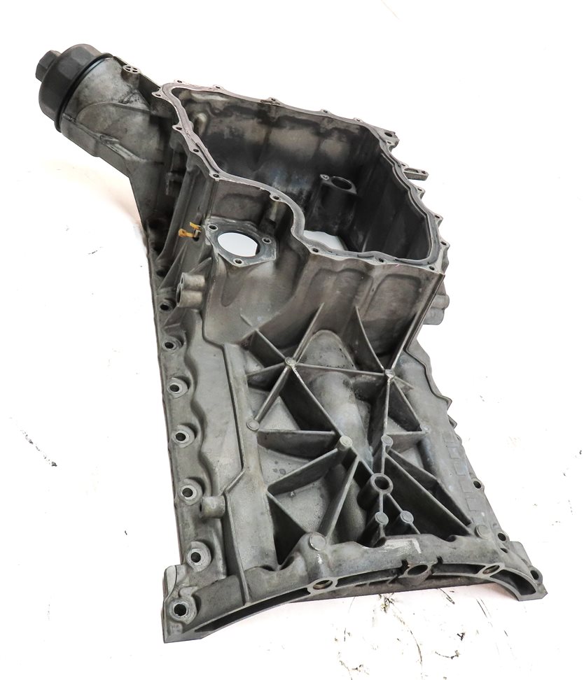 Thumbnail 4: 2011-2018 PORSCHE CAYENNE (958) 4.8L (M48.52) TURBO UPPER ENGINE OIL PAN