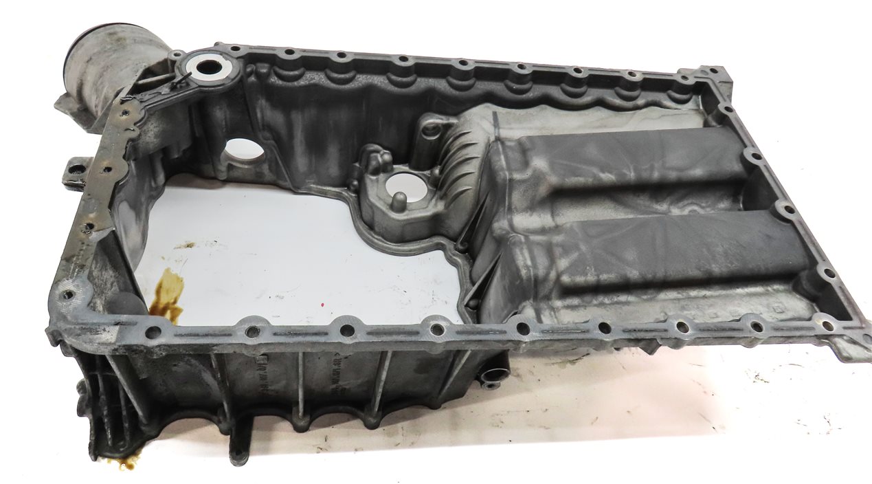 Thumbnail 6: 2011-2018 PORSCHE CAYENNE (958) 4.8L (M48.52) TURBO UPPER ENGINE OIL PAN