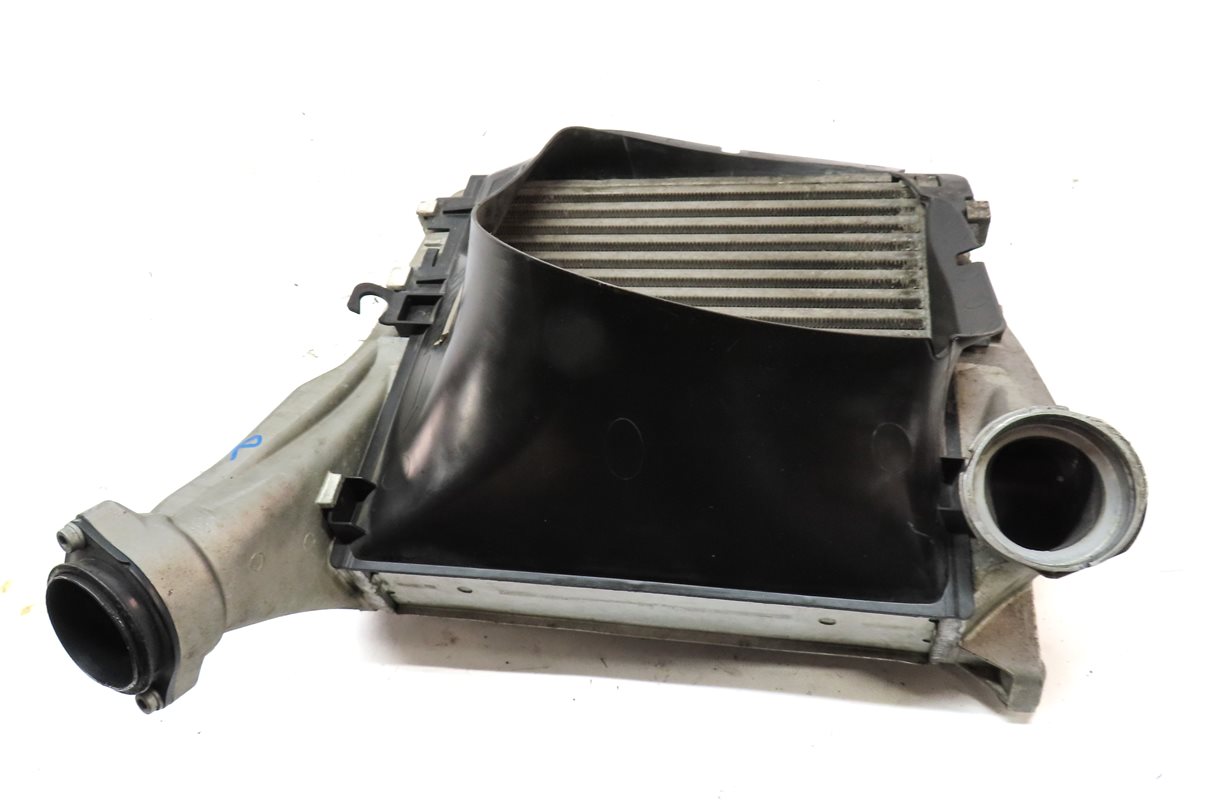 Thumbnail 2: 2011-2018 PORSCHE CAYENNE (958) 4.8L TURBO - RIGHT PASSENGER SIDE INTERCOOLER