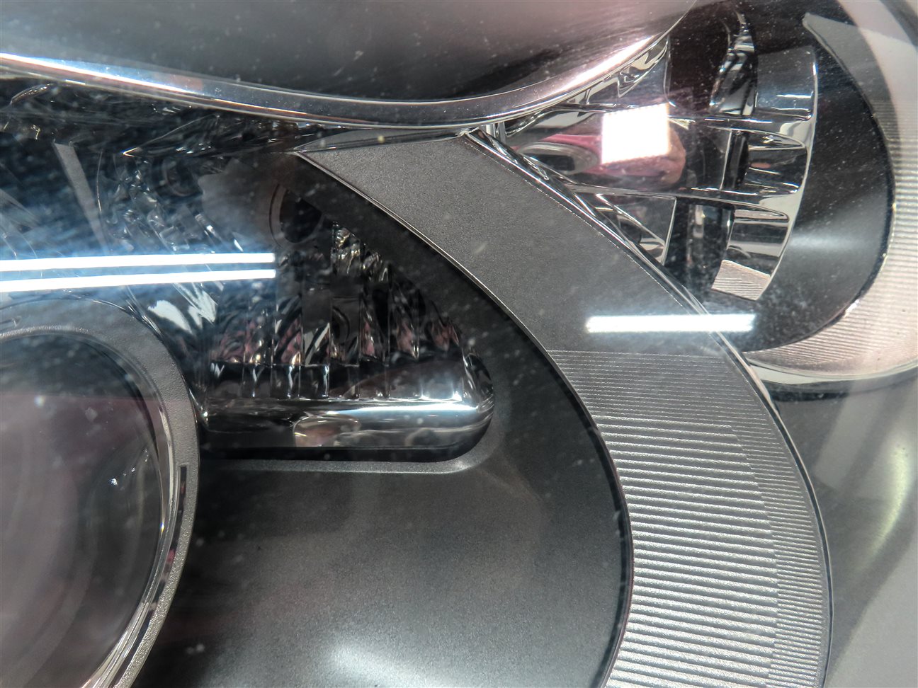 Thumbnail 9: 2011-2014 PORSCHE CAYENNE (958) TURBO - RIGHT PASSENGER XENON HID HEADLIGHT LAMP