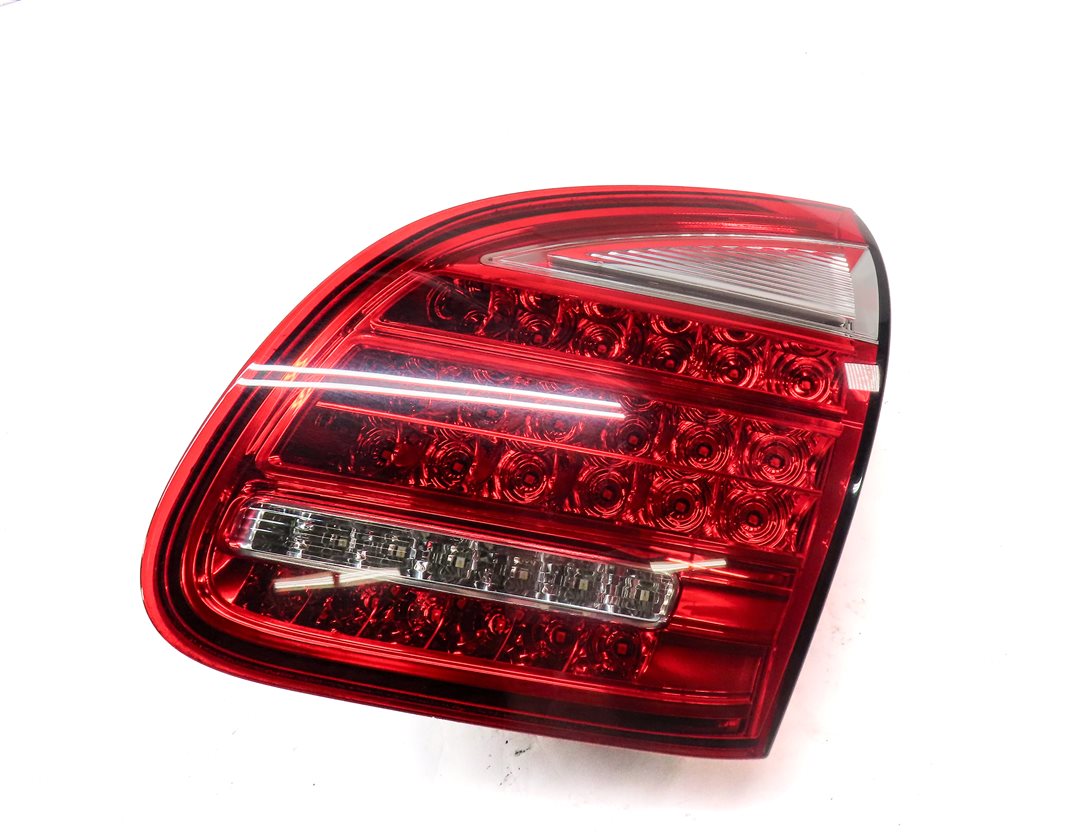 Thumbnail 3: 2011-2014 PORSCHE CAYENNE (958) RIGHT PASSENGER INNER TAILLIGHT LIGHT LAMP
