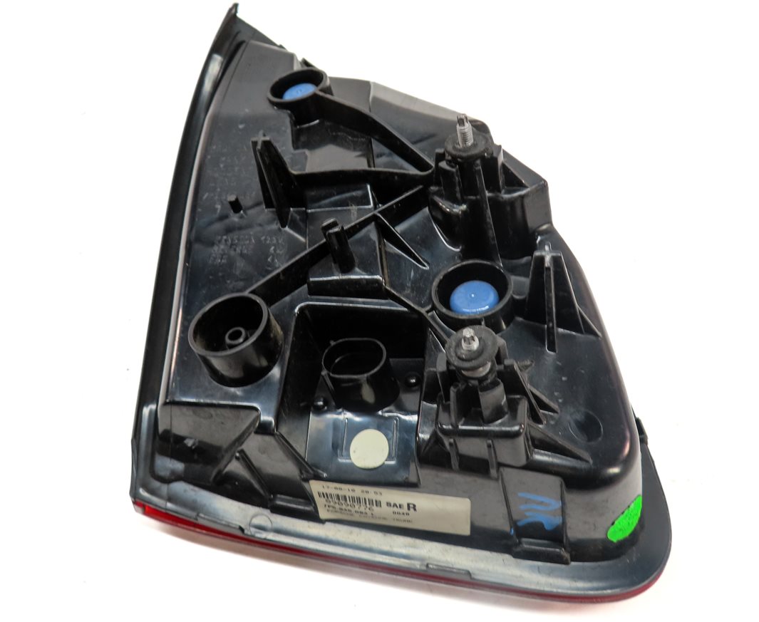 Thumbnail 5: 2011-2014 PORSCHE CAYENNE (958) RIGHT PASSENGER INNER TAILLIGHT LIGHT LAMP