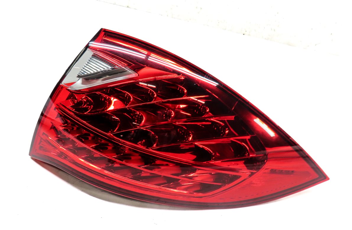 2011-2014 PORSCHE CAYENNE (958) RIGHT PASSENGER OUTER TAILLIGHT BRAKE LIGHT LAMP