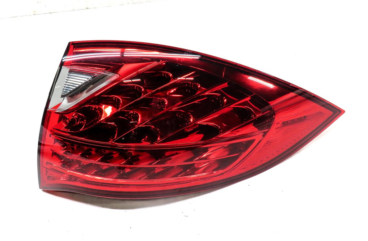 Thumbnail 3: 2011-2014 PORSCHE CAYENNE (958) RIGHT PASSENGER OUTER TAILLIGHT BRAKE LIGHT LAMP