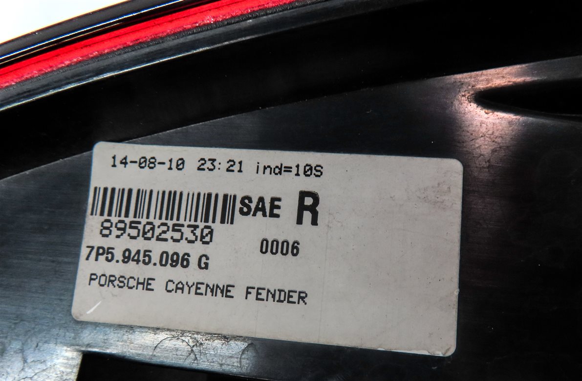 Thumbnail 6: 2011-2014 PORSCHE CAYENNE (958) RIGHT PASSENGER OUTER TAILLIGHT BRAKE LIGHT LAMP