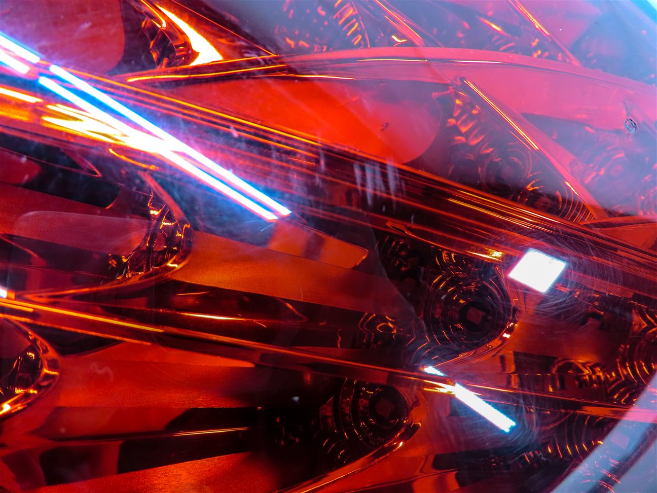 Thumbnail 7: 2011-2014 PORSCHE CAYENNE (958) RIGHT PASSENGER OUTER TAILLIGHT BRAKE LIGHT LAMP