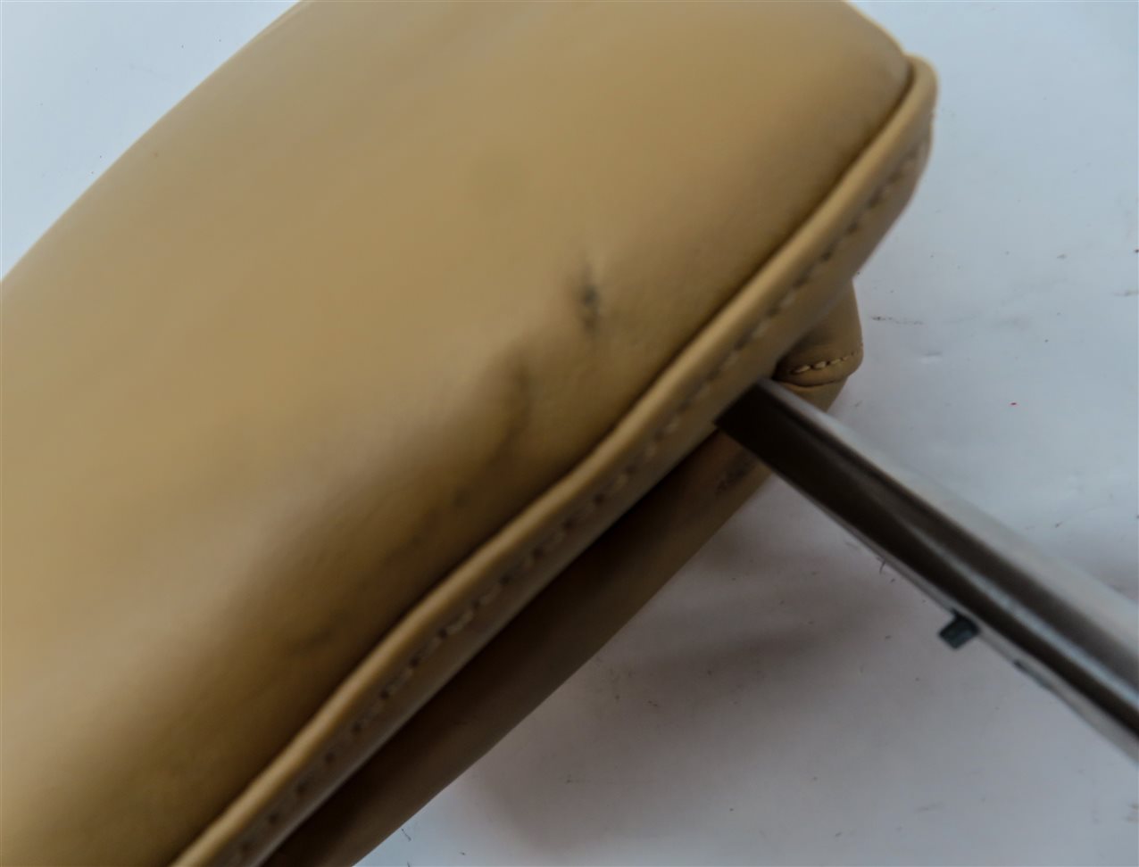 Thumbnail 10: 11-18 PORSCHE CAYENNE (958) REAR LEFT RIGHT & CNETER SEAT HEADREST SET 3 (Beige)