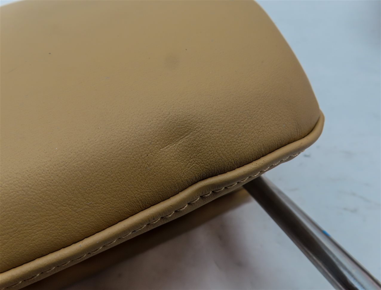 Thumbnail 7: 11-18 PORSCHE CAYENNE (958) REAR LEFT RIGHT & CNETER SEAT HEADREST SET 3 (Beige)