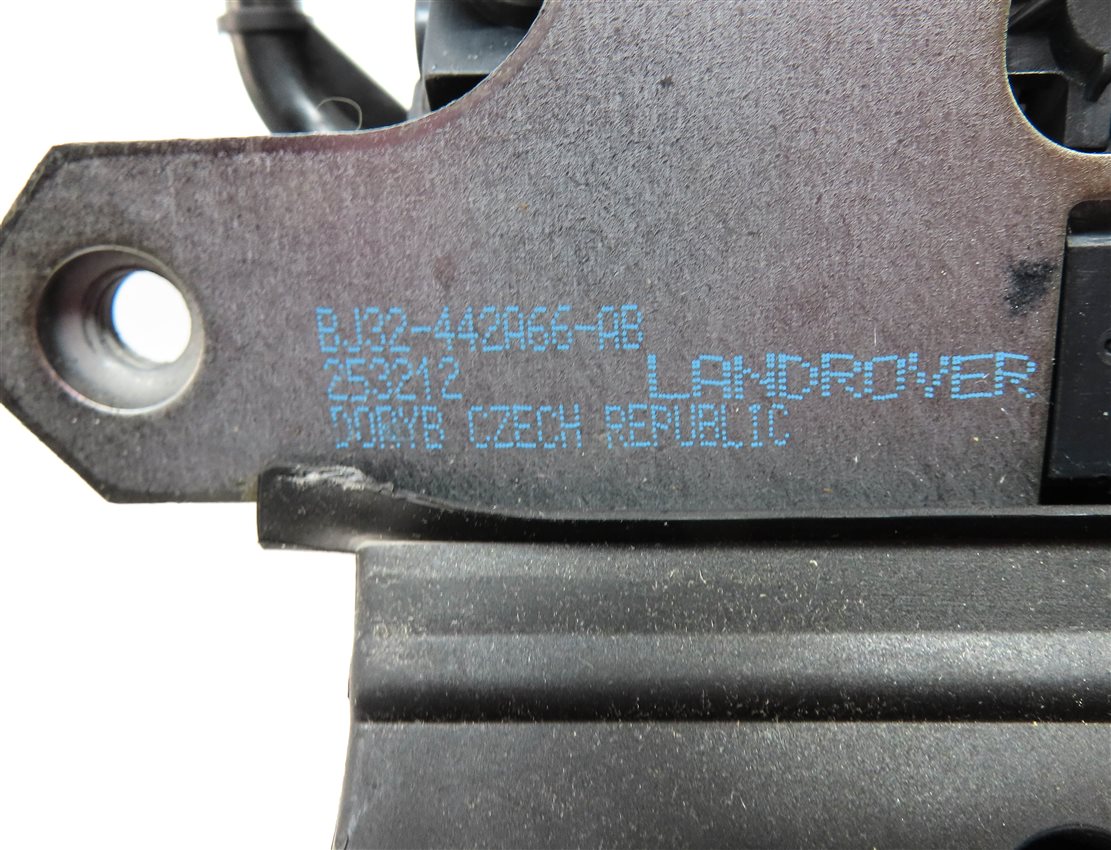Thumbnail 8: 2013 RANGE ROVER EVOQUE PURE+ (L538) REAR TRUNK LOCK LATCH w/ ACTUATOR & CABLE