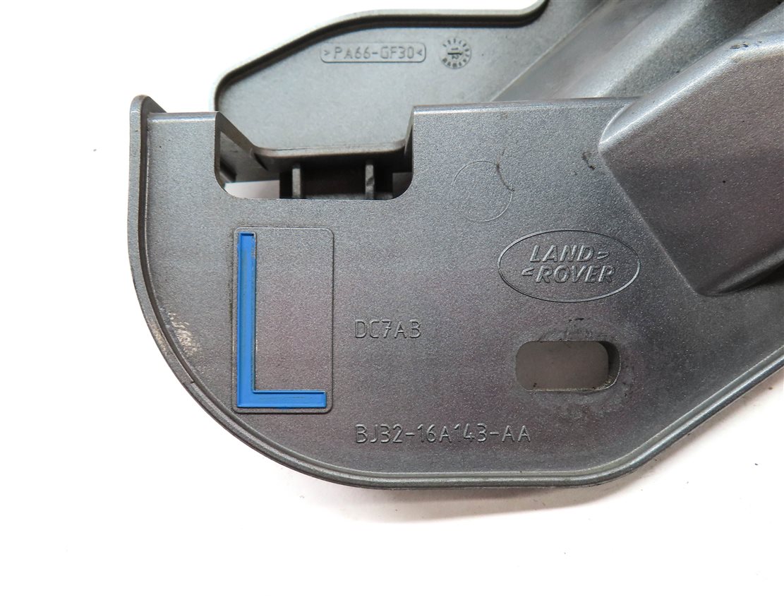 Thumbnail 6: 2013 RANGE ROVER EVOQUE (L538) FRONT LEFT DRIVER FENDER MOUNT BRACKET