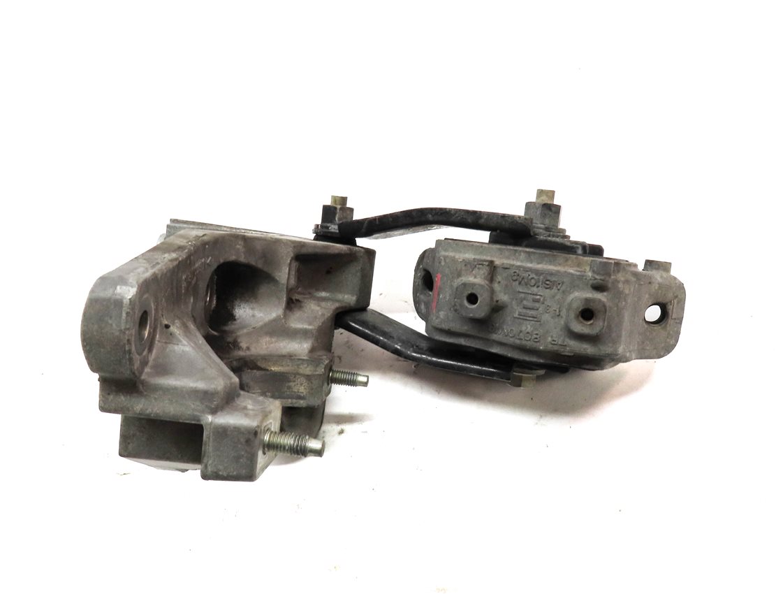 Thumbnail 4: 2013 RANGE ROVER EVOQUE (L538) 2.0L TURBO LOWER RIGHT ENGINE MOTOR MOUNT BRACKET