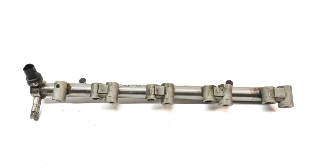 Thumbnail 2: 2013 RANGE ROVER EVOQUE (L538) 2.0L TURBO FUEL INJECTOR RAIL w/ PRESSURE SENSOR