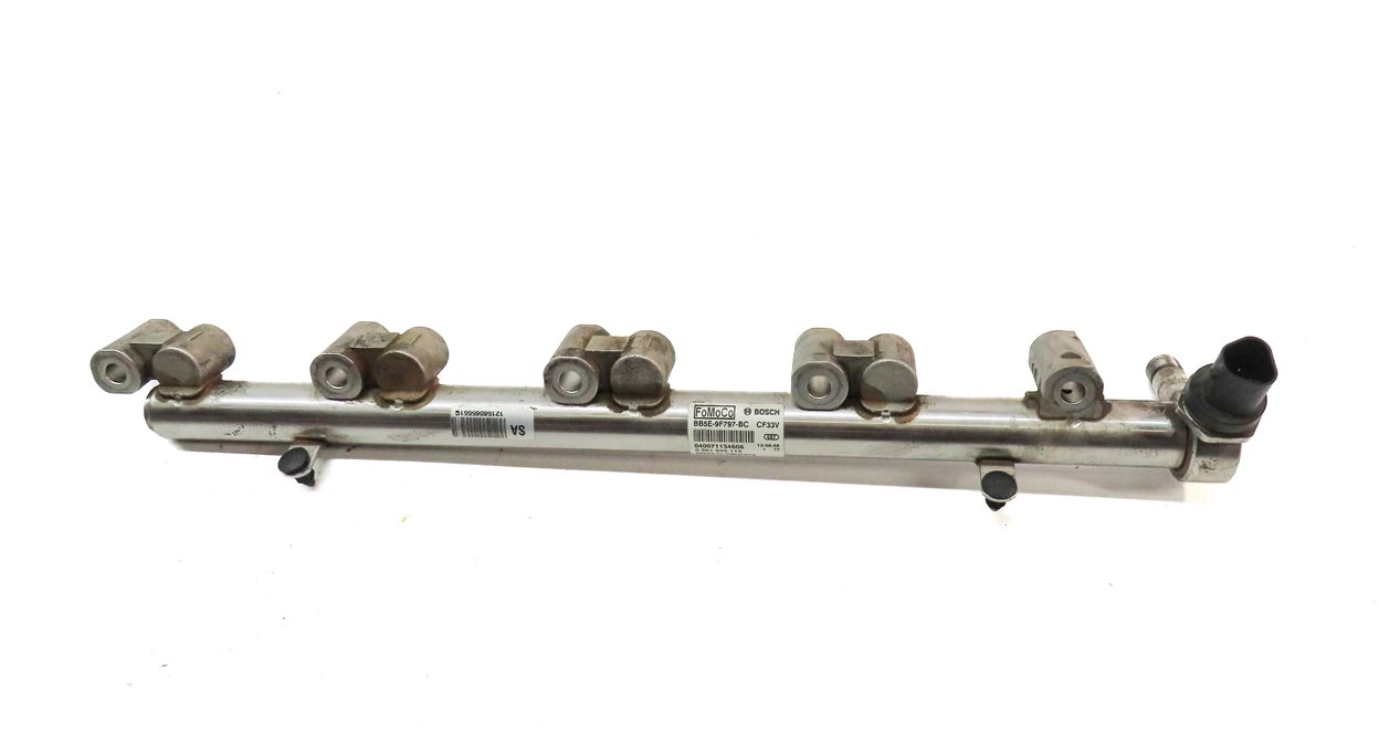 Thumbnail 4: 2013 RANGE ROVER EVOQUE (L538) 2.0L TURBO FUEL INJECTOR RAIL w/ PRESSURE SENSOR