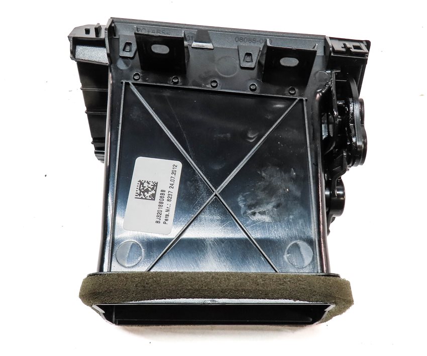 Thumbnail 5: 13 ROVER EVOQUE (L538) FRONT RIGHT PASSENGER OUTER DASH HEAT AIR AC VENT (Black)