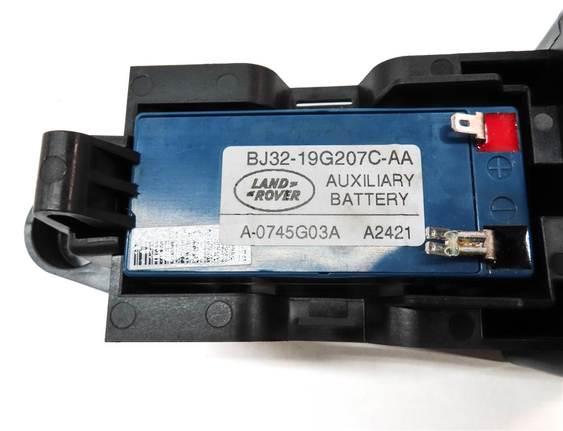 Thumbnail 4: 2013 RANGE ROVER EVOQUE (L538) 2.0L TURBO AUXILIARY BATTERY w/ MOUNT BRACKET