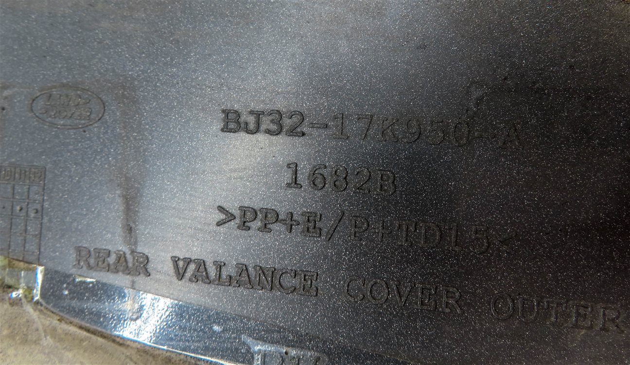 Thumbnail 8: 13 RANGE ROVER EVOQUE (L538) REAR RIGHT PASSENGER LOWER EXHAUST TRIM PANEL(Grey)